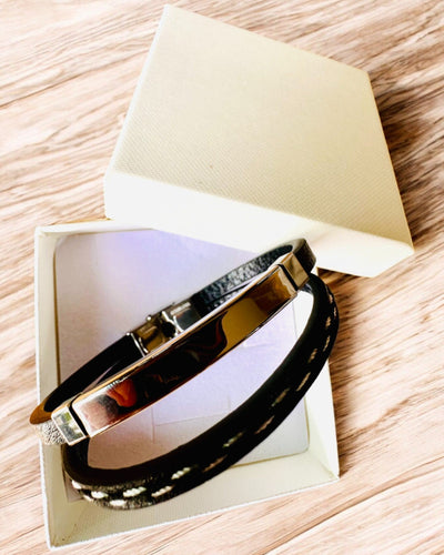 PU bőrből és rozsdamentes acélból készült sport karkötő gravírozási lehetőséggel – 3 színben