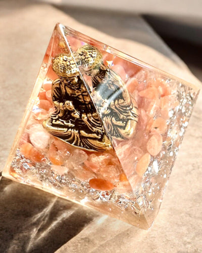 "Meditációs Nyugalom" Energetikai Piramis Drágakövekkel