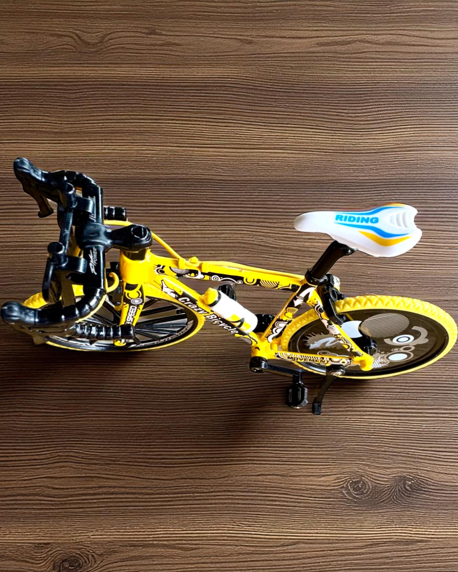 Miniatűr fém modell kerékpár gyűjtőknek "Speed Rider 1.2" – személyre szabás gravírozással ajándékba, 2 színváltozatban