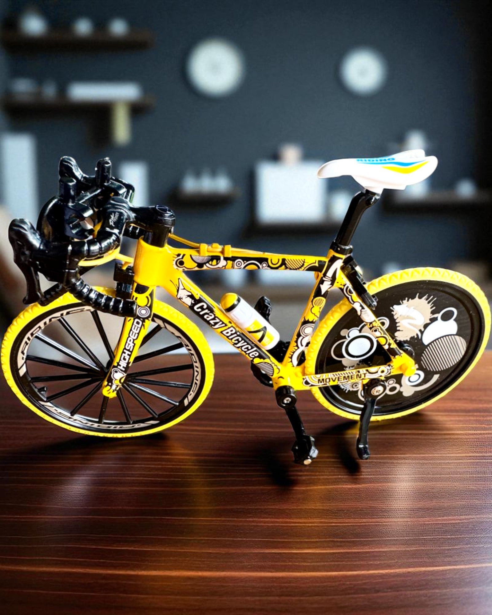 Miniatűr fém modell kerékpár gyűjtőknek "Speed Rider 1.2" – személyre szabás gravírozással ajándékba, 2 színváltozatban
