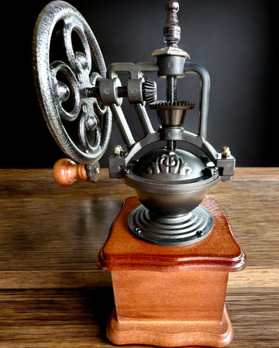 Retro kávédaráló „Vintage Café” 27 cm magas, személyre szabható gravírozással ajándékba