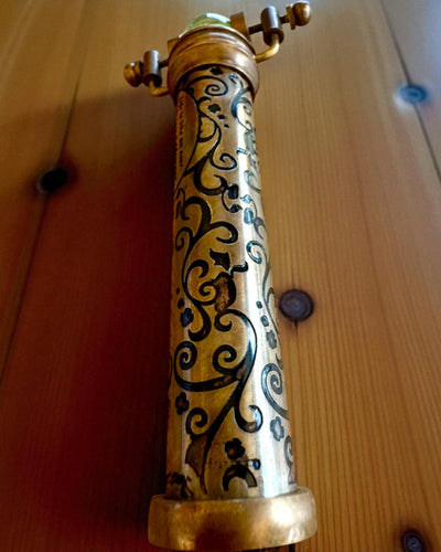 Vintage „Emerald Dreams” kaleidoszkóp, 15 cm – kézzel készített, személyre szabható gravírozással ajándékba