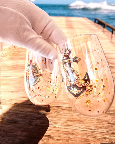 "Nautical Dreams" dupla falú poharak arany pelyhekkel - 2 darabos készlet, 300 ml űrtartalom, gravírozással személyre szabható