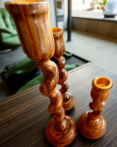 „Spirális Fény” 3 darabos gyertyatartó készlet, 25 cm magas, személyre szabható gravírozással ajándékba