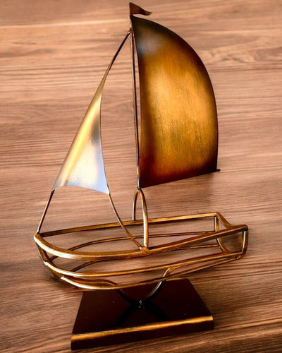 45 cm magas fém bortartó, "Tengerész Fantázia" - Vitorlás alakú, gravírozási lehetőséggel ajándékba