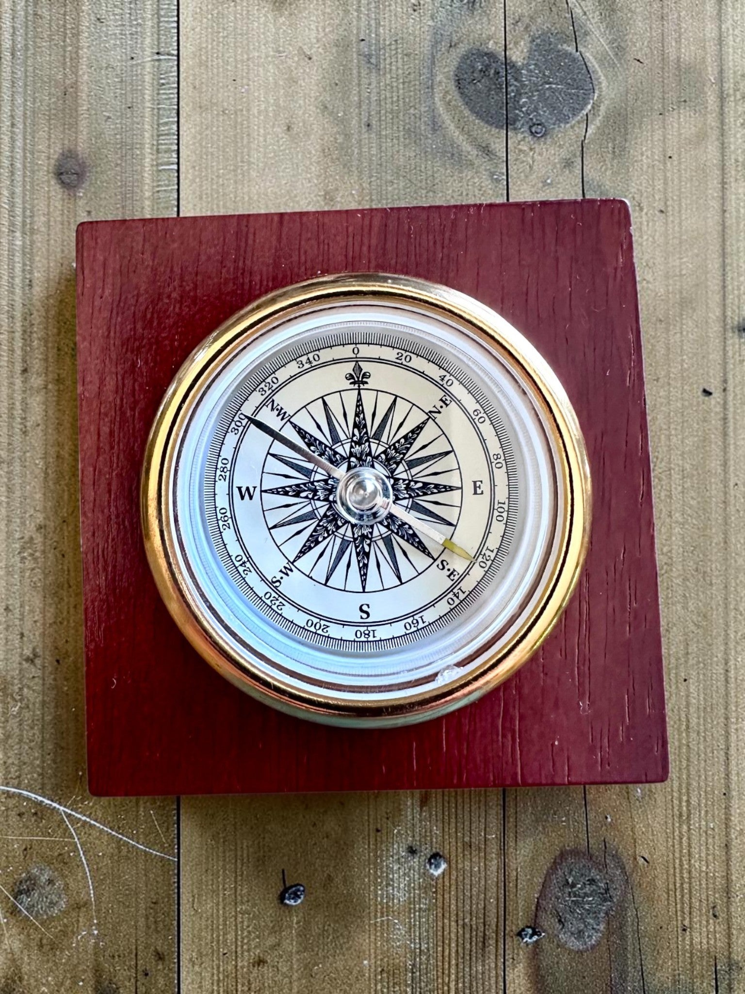 Kompasz „Navigator2” - Klasszikus Elegancia Rézből és Fából, személyre szabható gravírozással ajándékba