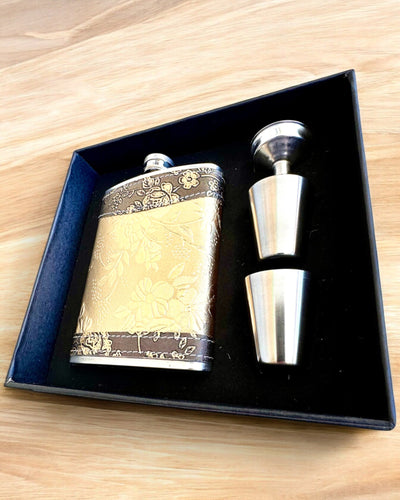 Elegáns "Golden Rose" laposüveg pohárkészlettel, személyre szabott gravírozással ajándékba