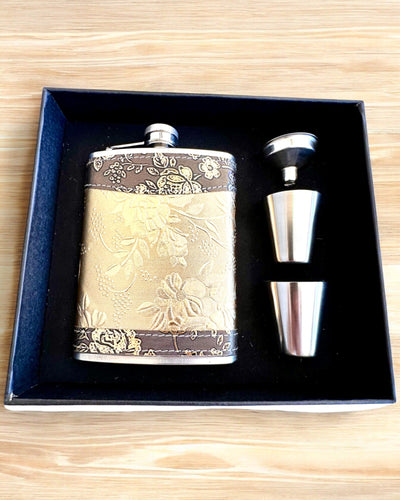 Elegáns "Golden Rose" laposüveg pohárkészlettel, személyre szabott gravírozással ajándékba