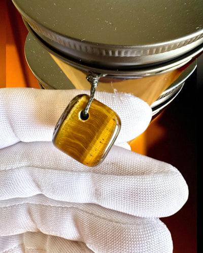 Intenciós gyertya Tigris Erő – Magabiztosság és jólét, 250 ml, a kupak személyre szabásának lehetősége ajándékba