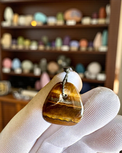 Intenciós gyertya Tigris Erő – Magabiztosság és jólét, 250 ml, a kupak személyre szabásának lehetősége ajándékba