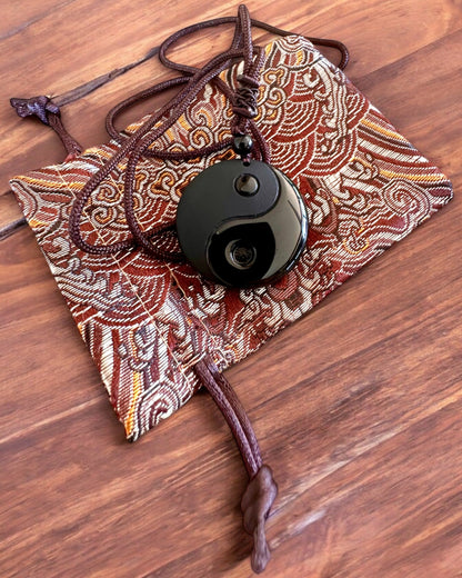 Boho Obszidián Yin Yang Tai Chi Nyaklánc, személyre szabható gravírozással ajándékba