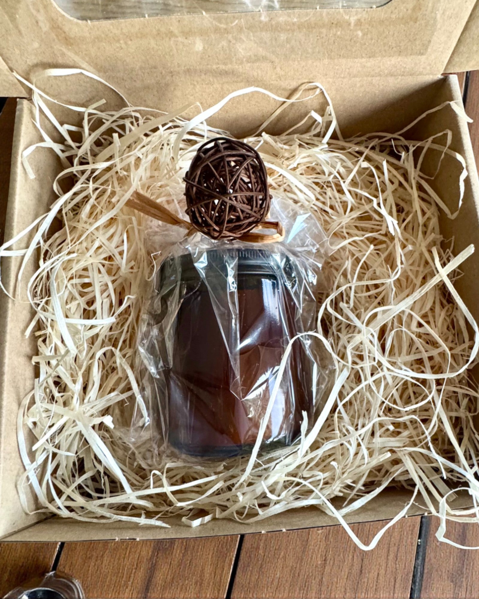 Świeca intencyjna Tygrysia Moc – Pewność siebie i dobrobyt, 250 ml, możliwość personalizacji nakrętki na prezent