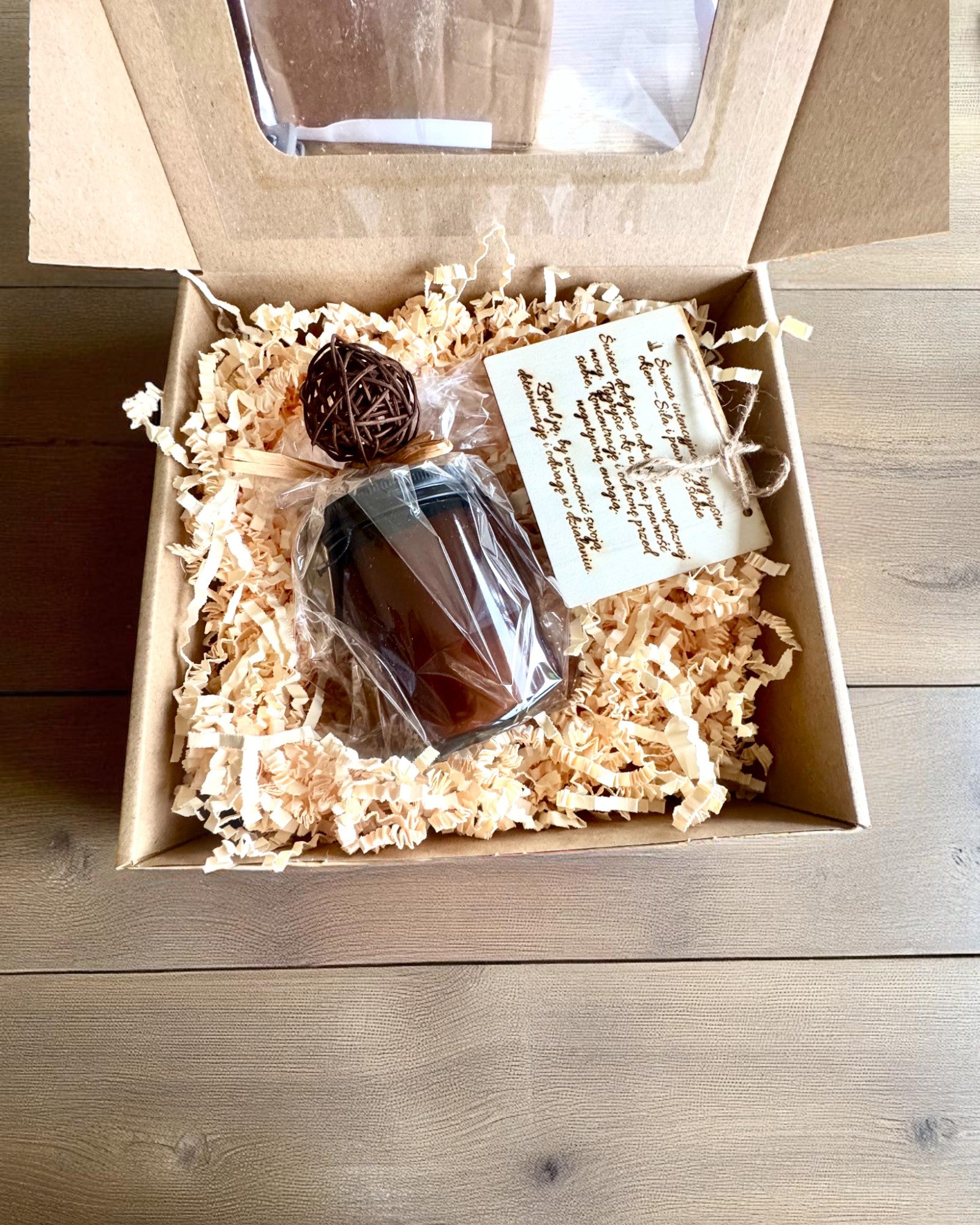 Intenciós gyertya Tigris Erő – Magabiztosság és jólét, 250 ml, a kupak személyre szabásának lehetősége ajándékba