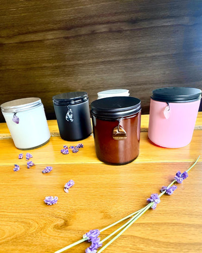 Intenciós szójagyertya ametiszttel – nyugalom, harmónia és tisztulás, 250 ml, személyre szabható ajándéknak