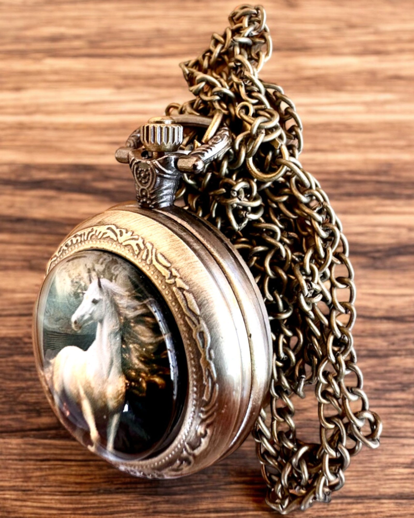 Unicorn Elegance zsebóra lánccal, egyszarvú motívummal, egyedi gravírozás ingyen