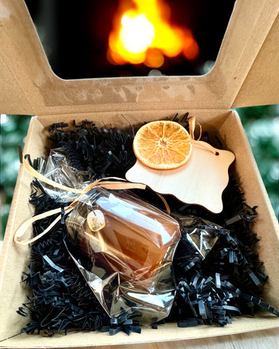 Intenciós szójagyertya 250 ml természetes kővel – válaszd ki a saját energiádat: citrin vagy gránát, személyre szabható gravírozással ajándékba