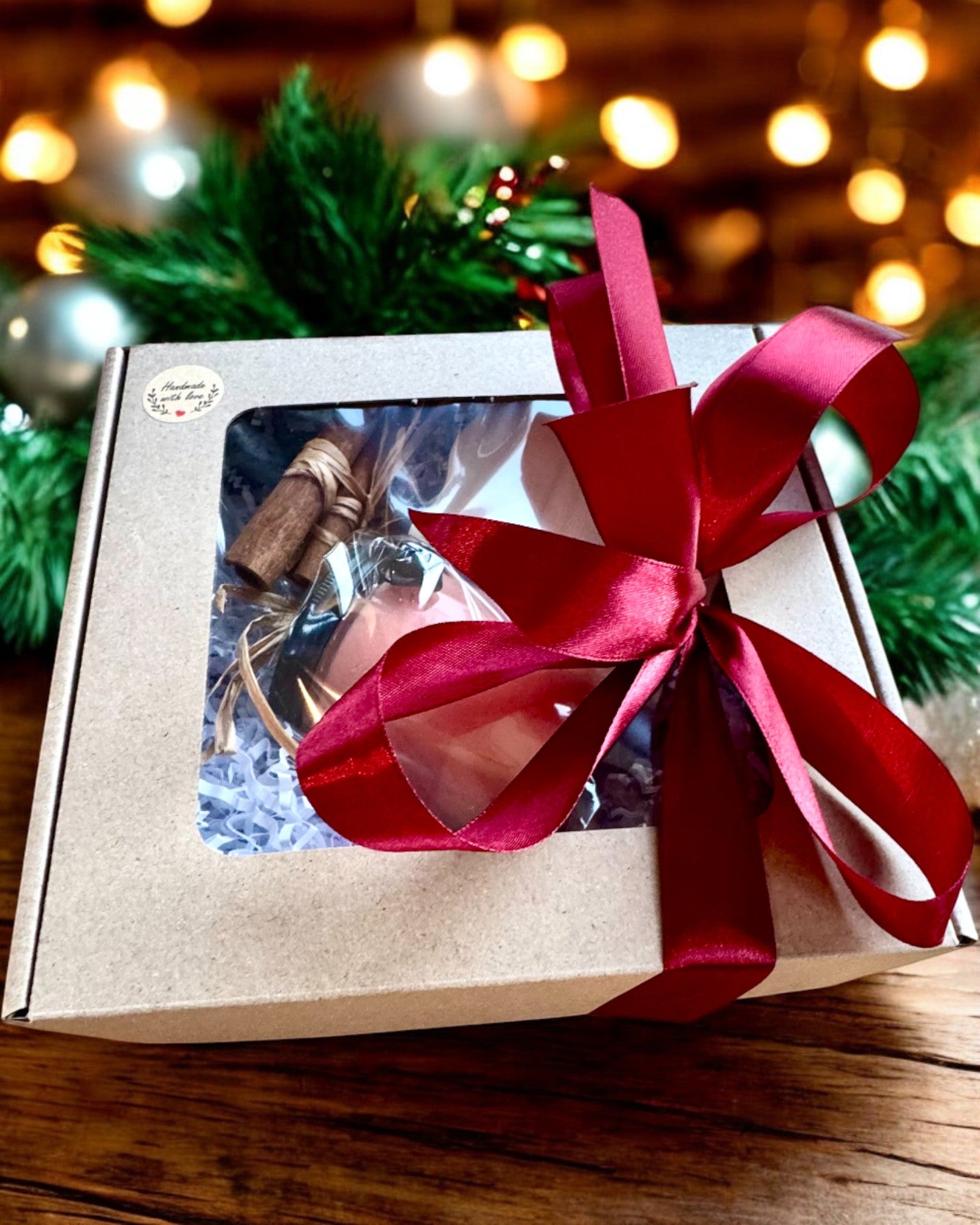 Świeca sojowa intencyjna  250 ml z naturalnym kamieniem – wybierz swoją energię: Cytryn lub Granat, personalizacja grawerem na prezent