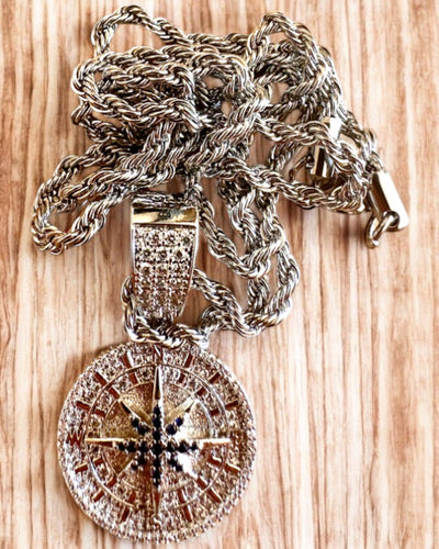 Glamour stílusú, cirkóniával díszített iránytű medálos nyaklánc nőknek és férfiaknak - 2 választható változat, személyre szabható gravírozással ajándékba