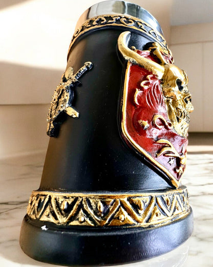Karnawałowy Kufel Wojownika - 600 ml, 16 cm magasság, személyre szabható gravírozással ajándékba