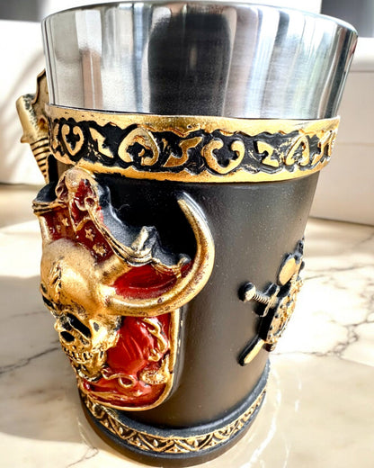 Karnawałowy Kufel Wojownika - 600 ml, 16 cm magasság, személyre szabható gravírozással ajándékba