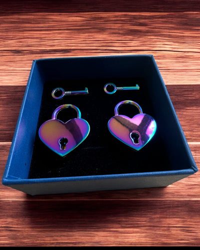 Szerelmi Mini Lakatok Szív DeLuxe, 2 lakatból és kulcsokból álló készlet, 6 választható változat, gravírozással személyre szabható ajándék