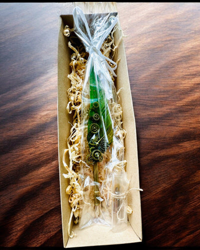 "Steampunk Elegancia" Kalligrafikus Toll Pulykatollal - Kézzel Készített, 5 Változat Közül Választható, Személyre Szabható Gravírozással Ajándékba