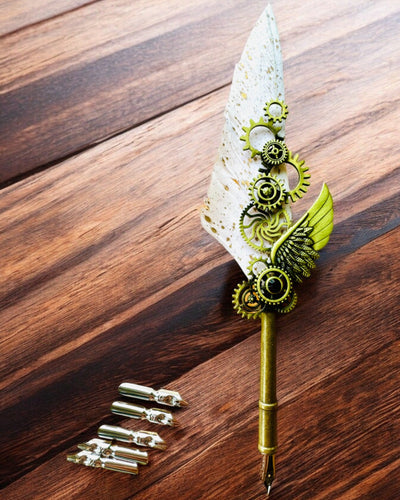 "Steampunk Elegancia" Kalligrafikus Toll Pulykatollal - Kézzel Készített, 5 Változat Közül Választható, Személyre Szabható Gravírozással Ajándékba