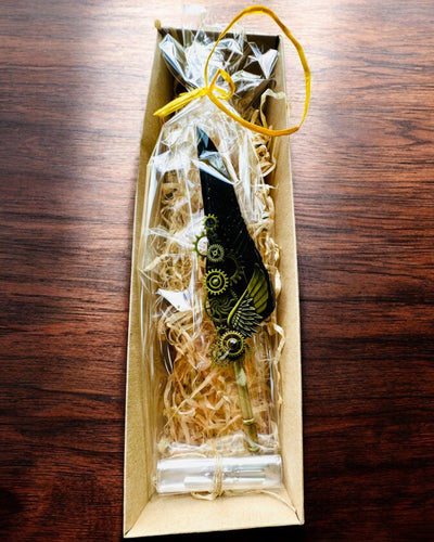 "Steampunk Elegancia" Kalligrafikus Toll Pulykatollal - Kézzel Készített, 5 Változat Közül Választható, Személyre Szabható Gravírozással Ajándékba