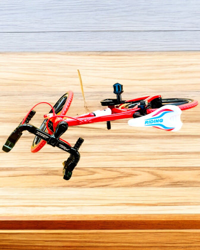 "SpeedMaster" Miniatűr Fém Modell Piros Kerékpár személyre szabás gravírozással ajándékba, 2 színváltozatban