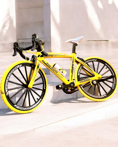 "SpeedMaster" Miniatűr Fém Modell Piros Kerékpár személyre szabás gravírozással ajándékba, 2 színváltozatban