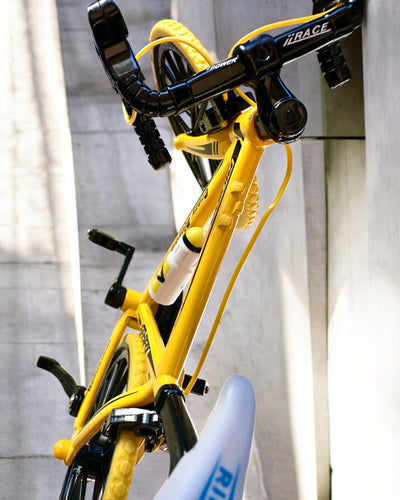 "SpeedMaster" Miniatűr Fém Modell Piros Kerékpár személyre szabás gravírozással ajándékba, 2 színváltozatban