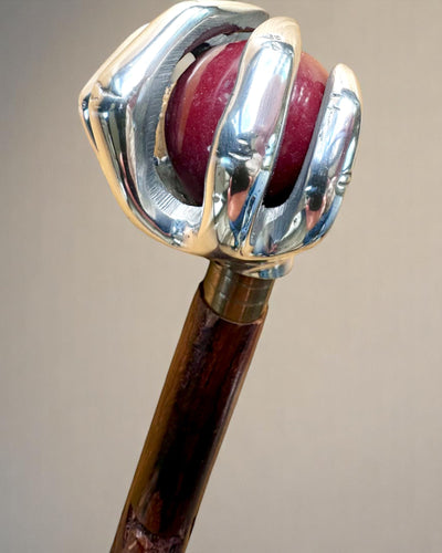 „Királyi Kéz” sétabot – kézzel faragott indiai mangófából, gravírozással személyre szabható