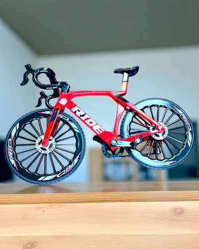 Mini „Speedster” – gyűjtői modell gravírozási lehetőséggel, 2 választható változat