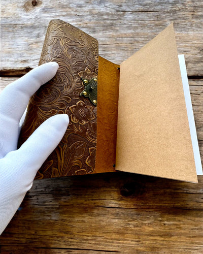 Luksusowy Retro Notatnik ze Skórzaną Okładką - "Vintage Elegance", 480 stron, możliwość personalizacji grawerem