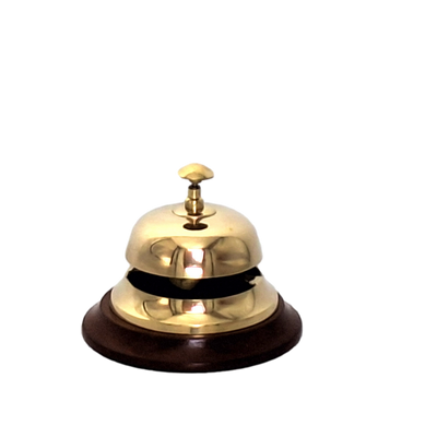 Mosiężny gong hotelowy na drewnianej podstawie TB27/4 z możliwością personalizacji grawerem, elegancki prezent w kolorze złotym i brązowym, wysokość 11 cm, średnica 12 cm