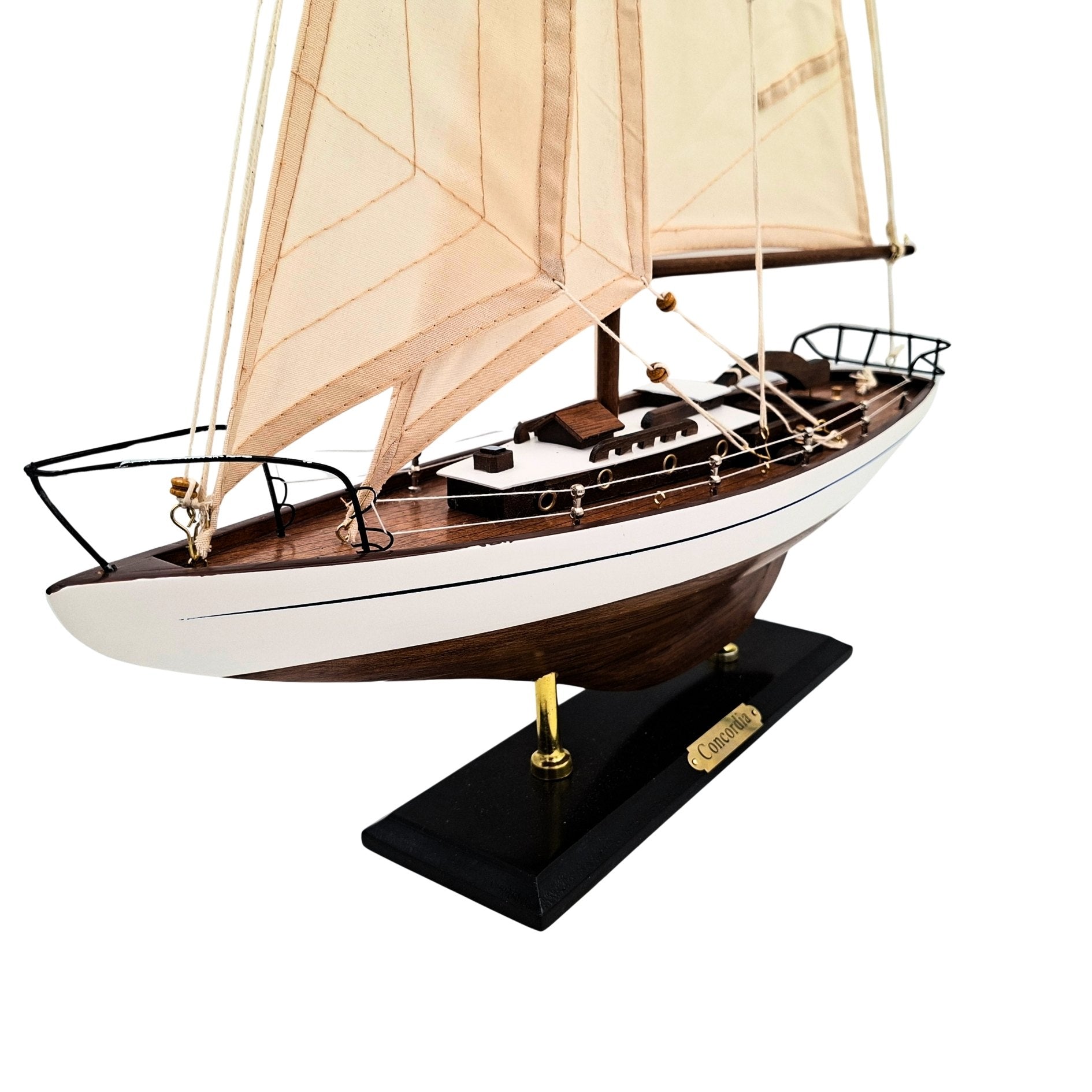 Vitorlás jacht modell 66 cm, gravírozásos személyre szabási lehetőséggel