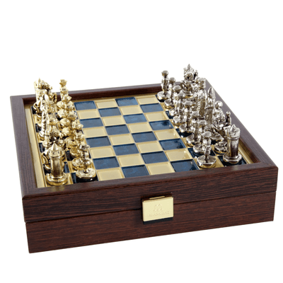 Elegáns prémium sárgaréz sakk 20x20cm Bizánc, személyre szabott gravírozással - Ideális ajándék sakkozónak és történelemkedvelőnek - Kézzel készített figurák arany és ezüst kivitelben