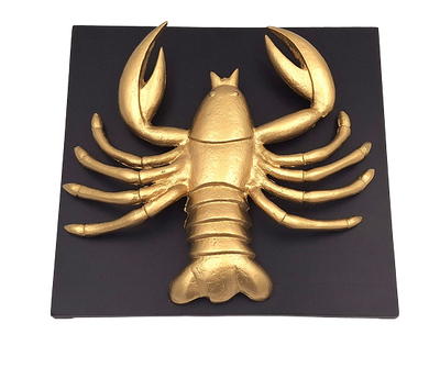 Arany alumínium dekoratív Rák figura, személyre szabható gravírozással - elegáns ajándék bármilyen alkalomra, méretek 29 x 27,5 x 9 cm, fekete fa talp