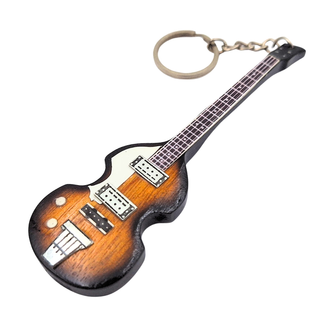 The Beatles basszusgitár alakú kulcstartó