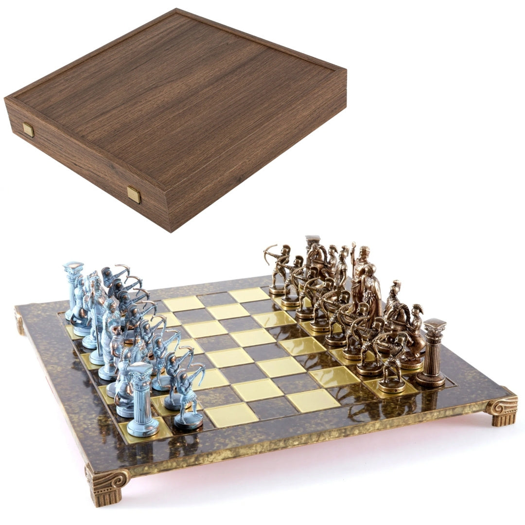 Íjászok sárgaréz sakk 44x44cm személyre szabható gravírozási lehetőséggel – luxusajándék a mitológia és a stratégia kedvelőinek, kiváló minőségű, kézzel készített figurák