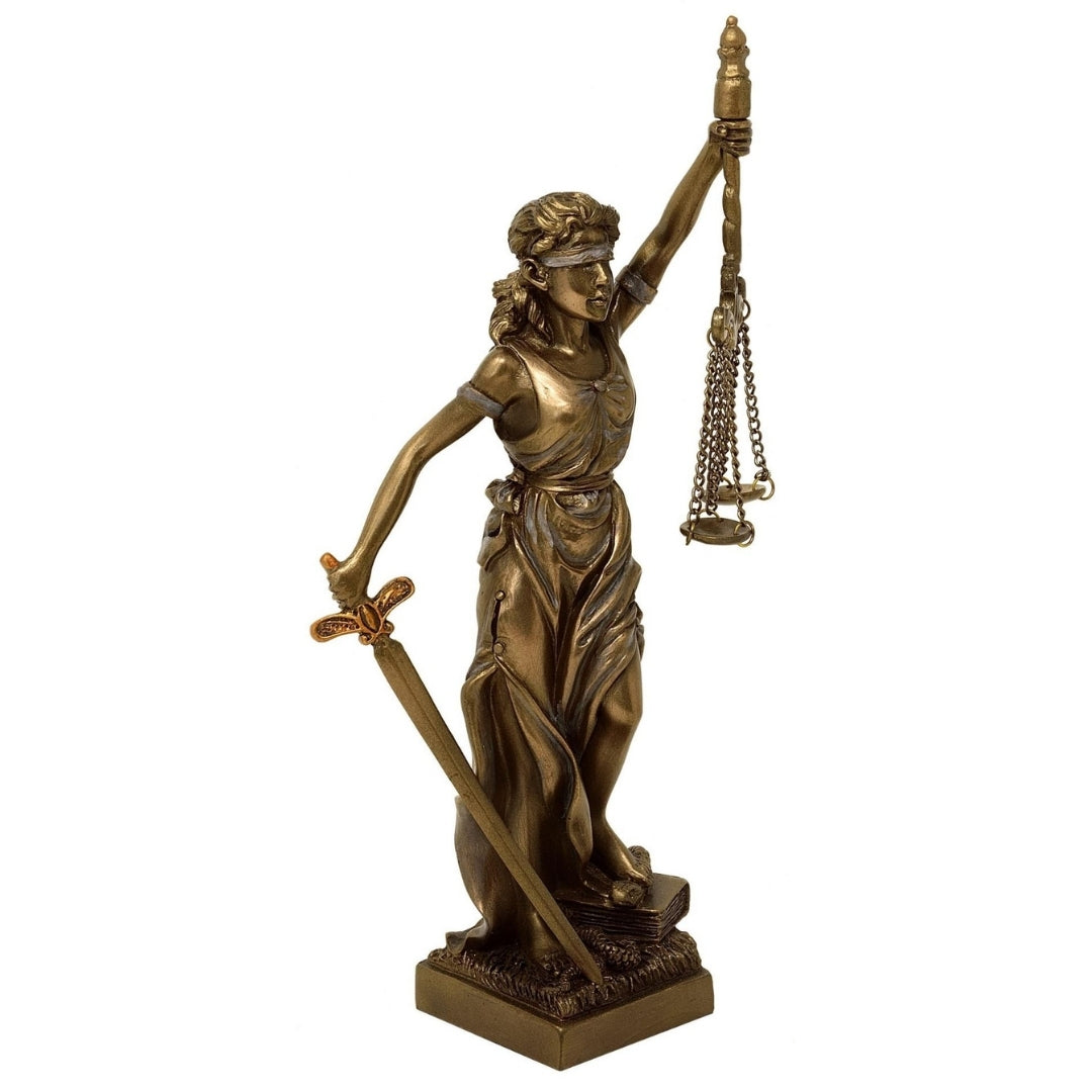 Themisz, az igazságosság istennője figura 20 cm, gravírozással történő személyre szabási lehetőséggel