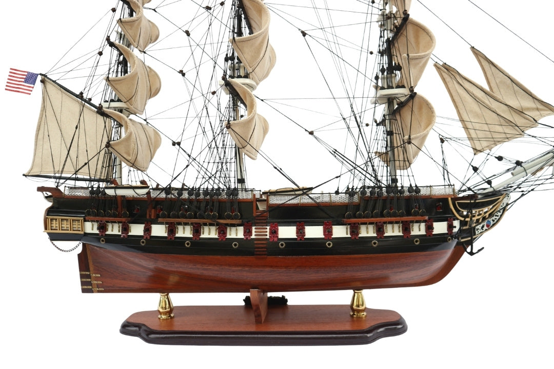 Exkluzív nagy USS Constitution vitorláshajó-modell, 100cm, személyre szabható gravírozással
