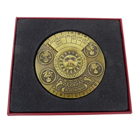 Reneszánsz öröknaptár gravírozással – személyre szabott ajándék az 1600-2799 évekre, elegáns irodai dekoráció, átmérő 9 cm, reneszánsz stílus
