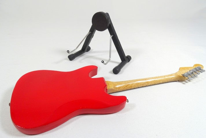 Dire Straits Mark Knopfler MGT-0581 minigitár személyre szabható gravírozási lehetőséggel