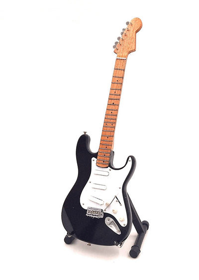 Kurt Cobain ihlette mini gitár, személyre szabható gravírozással, kézzel készült mahagóni fából, fekete/fehér, magasság 27,5 cm