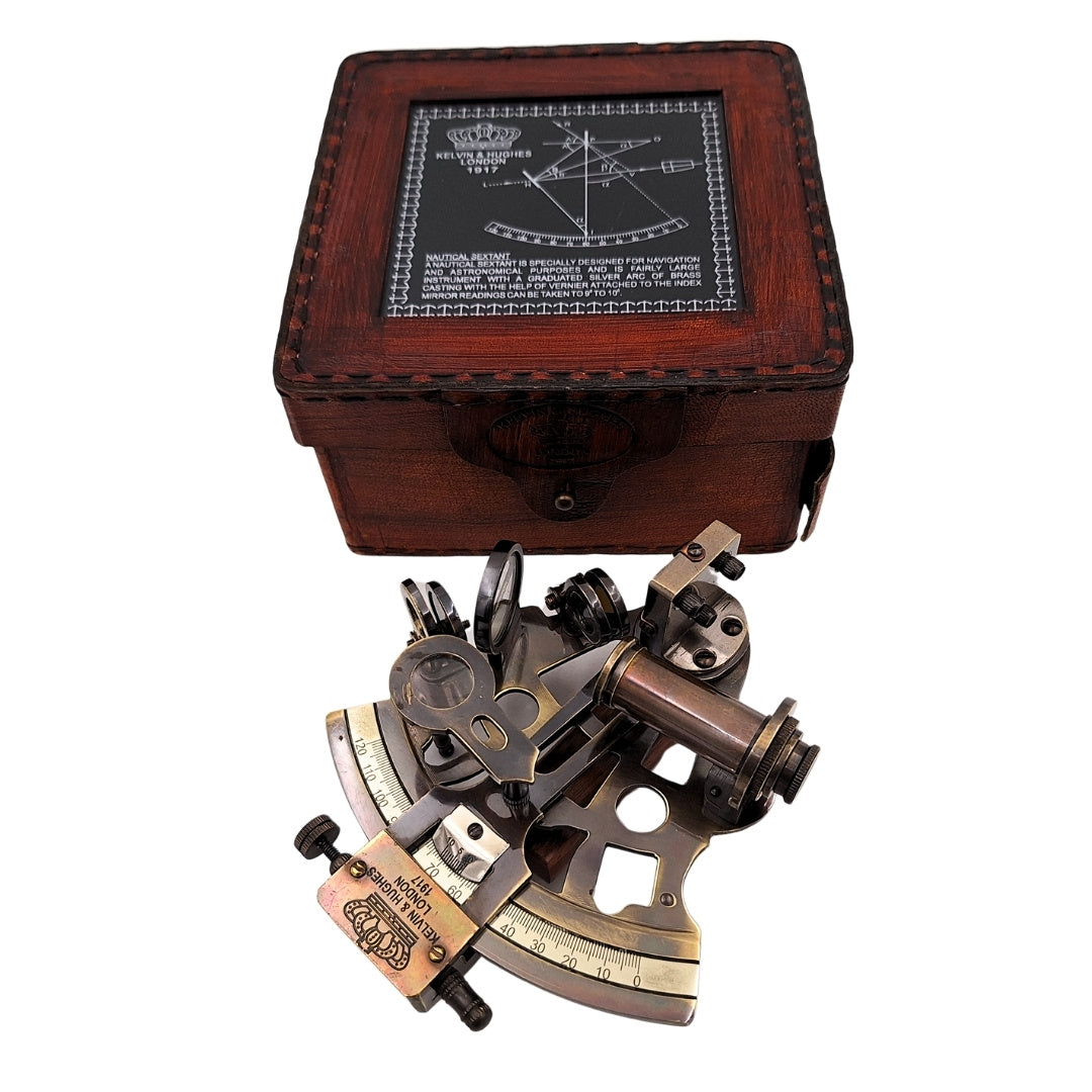 Sekstant Mosiężny z Grawerem w Skórzanym Pudełku - Replika z 1917 roku, Idealny na Prezent dla Żeglarzy i Astronomów, Wymiary 13x12x6 cm, Antyk, Materiał: Mosiądz i Szkło