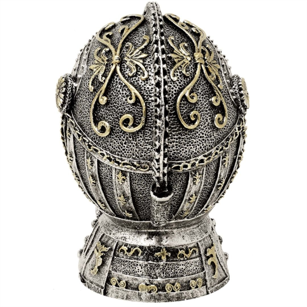 Dekoratív lovagi sisak persely gravírozással - antikolt ezüst, 13 cm