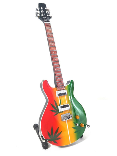 Bob Marley Tribute Ganja MGT-0468 minigitár, gravírozással személyre szabható, ideális ajándék reggae-rajongóknak, kézzel készült mahagónifából, magassága 27,5 cm, sárga, piros, zöld, fehér színű