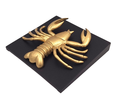 Arany alumínium dekoratív Rák figura, személyre szabható gravírozással - elegáns ajándék bármilyen alkalomra, méretek 29 x 27,5 x 9 cm, fekete fa talp