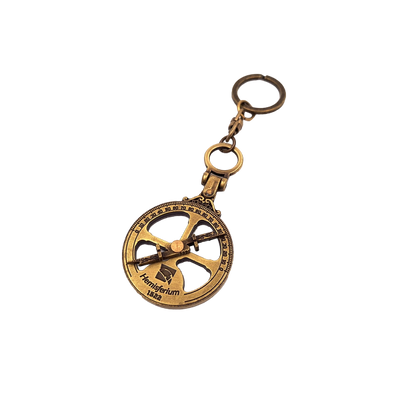 Tengerészeti asztrolábium kulcstartó H82 személyre szabott gravírozással - Ideális ajándék a csillagászat kedvelőinek, átmérő 45 mm, zamakból készült - Stílusos kiegészítő kulcsokhoz
